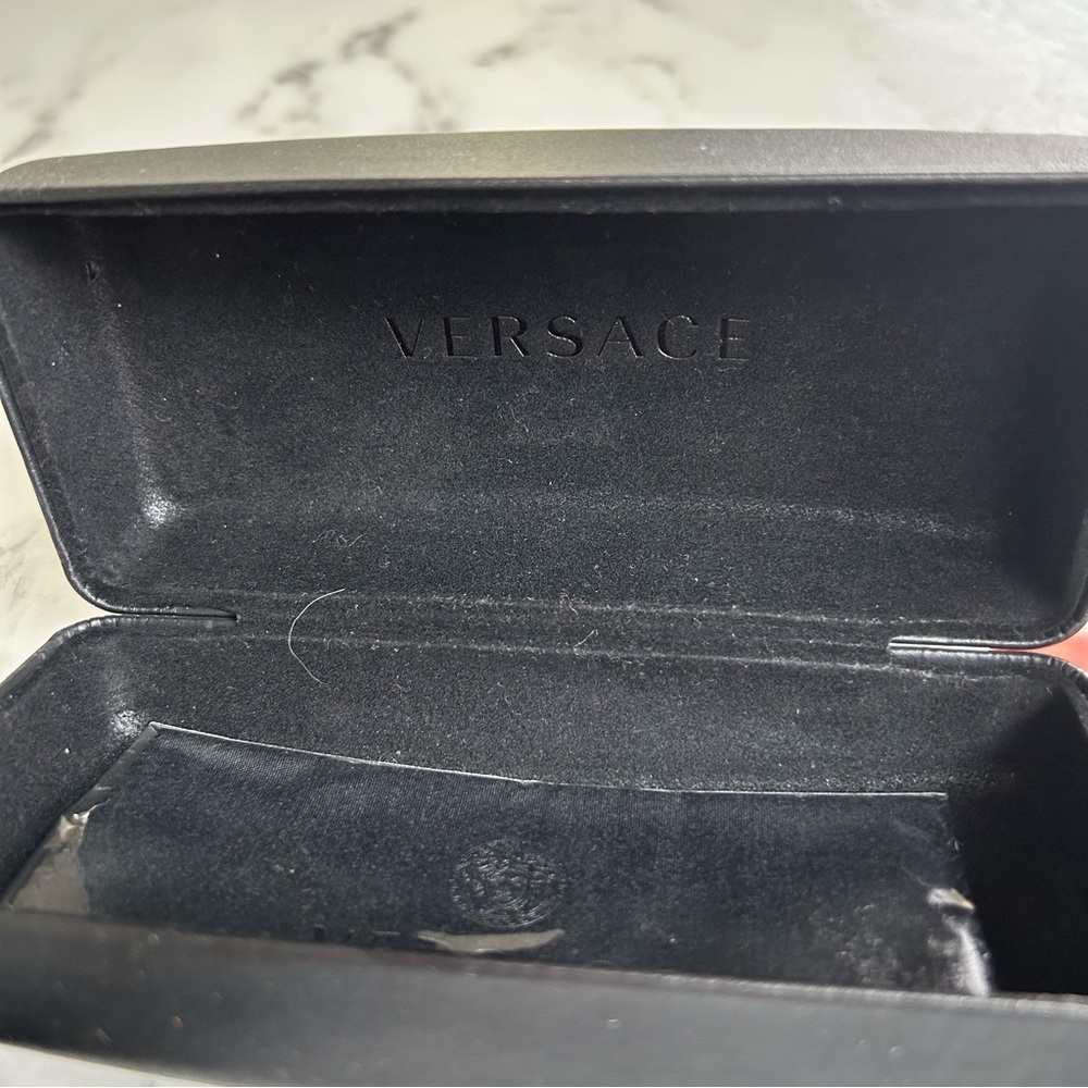 💯 authentic Versace sunglasses - Picture 8 of 10